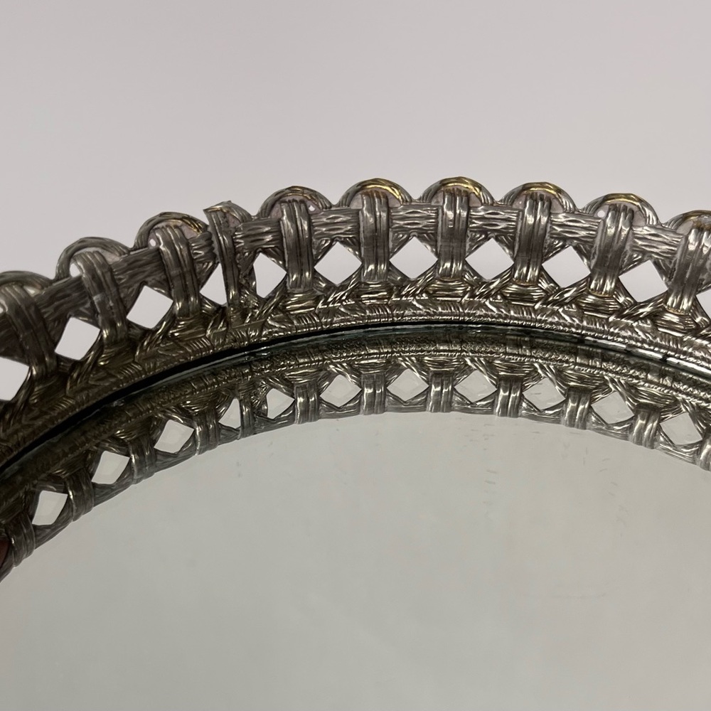 Vintage Round Mirrored Vanity Tray Silver Tone Ornate Filigree Edge 7,5” - Picture 8 of 10